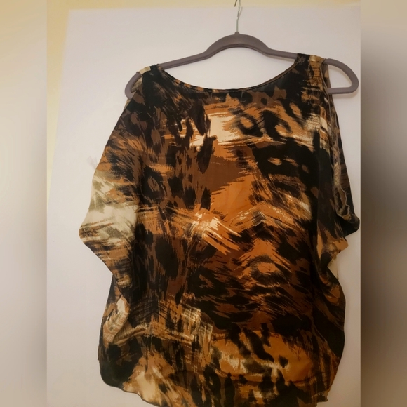 Leopaed print Guess top - Picture 2 of 2